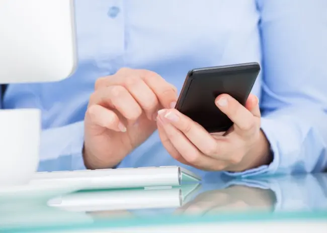 Met e-mailbericht is voldaan aan aanzegverplichting