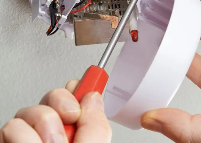 Eisen nood- en alarmsystemen bij kunstmatige ventilatie